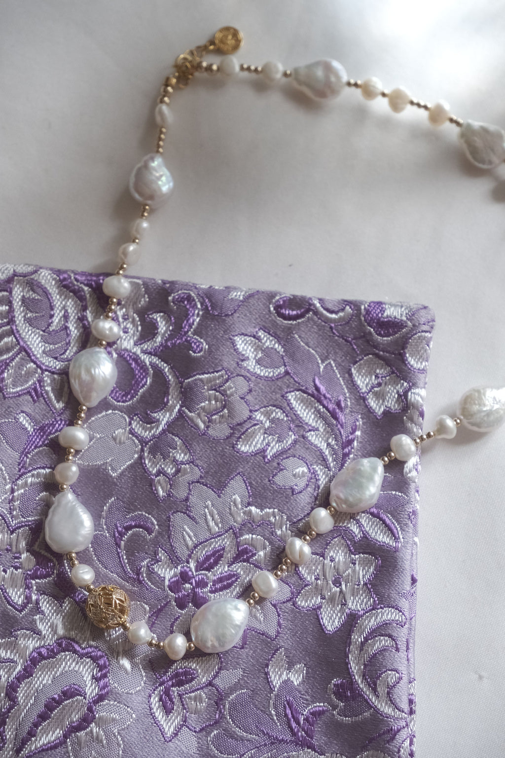 Baroque pearl choker necklace